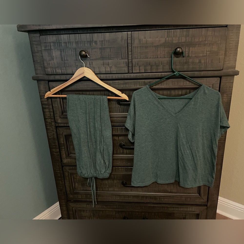 SHEIN Green V-Neck Short Sleeve Top and Drawstring Pants Set